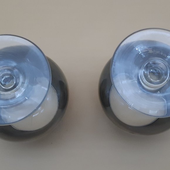 Two Mirrored Wine Glasses or Chalices - Picture 11 of 11